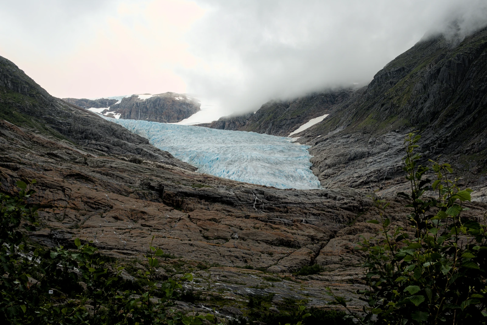 Beeindruckend vom Gletscher (Drohnenvideo)